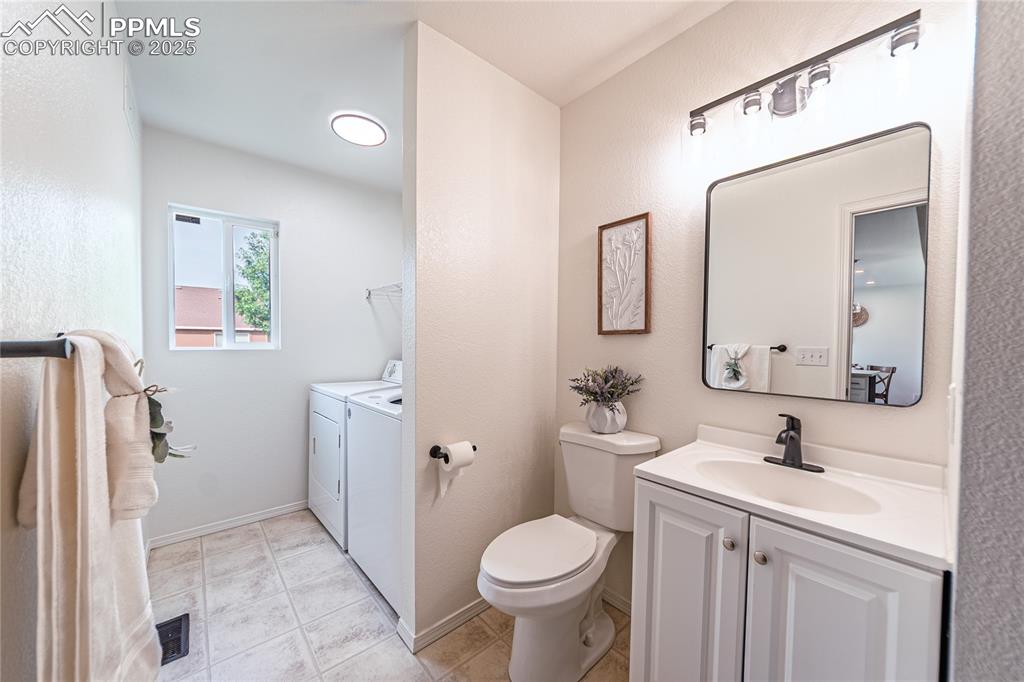 Image 11 of 31: Bathroom