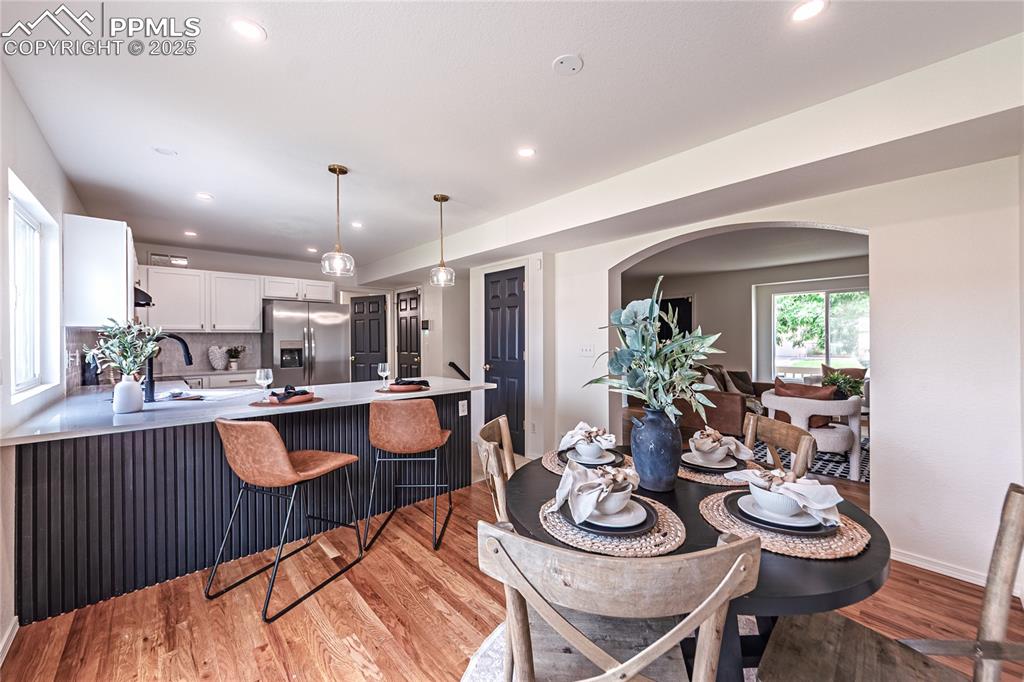 Image 7 of 31: Dining Area