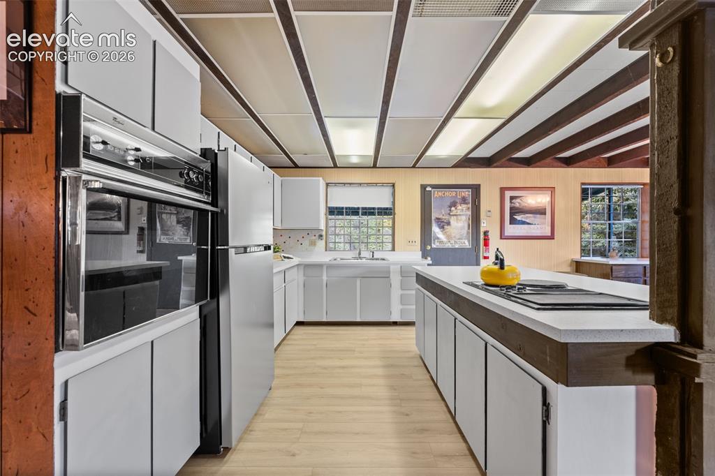 Image 6 of 38: Floor Plan