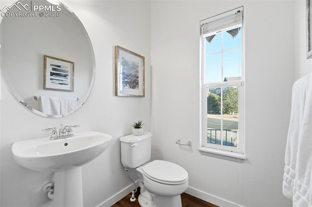 Image 11 of 41: Bathroom