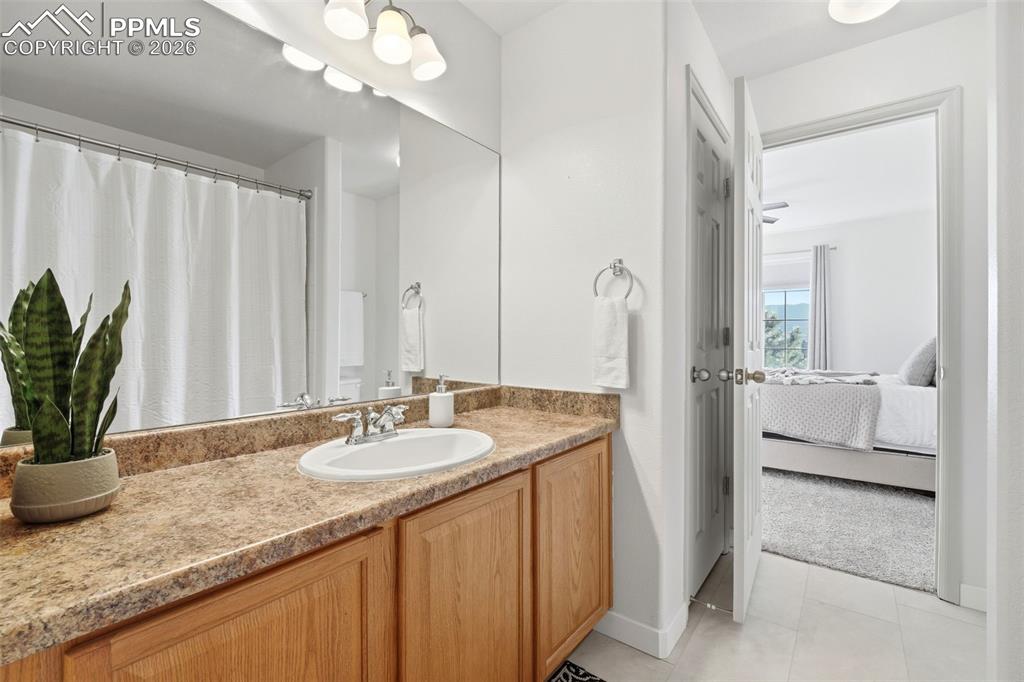 Image 20 of 41: En Suite