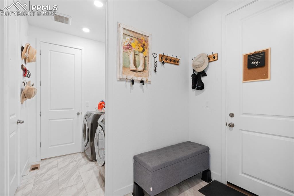 Image 15 of 26: Bedroom