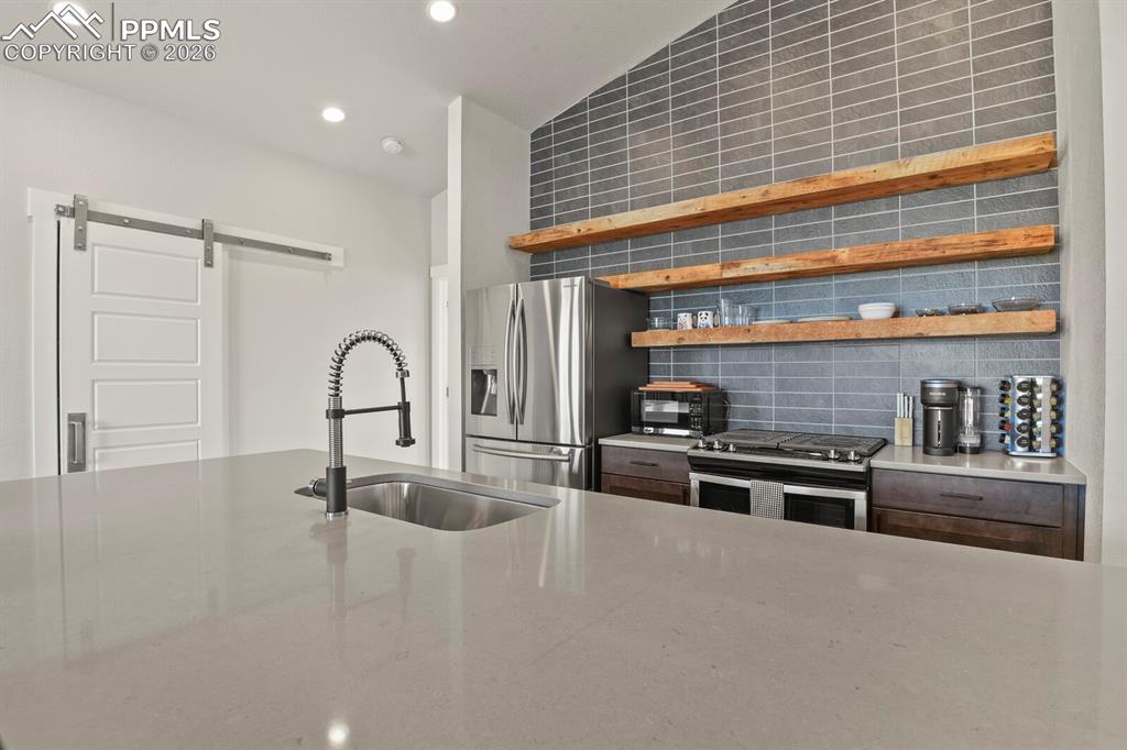 Image 13 of 30: Kitchen