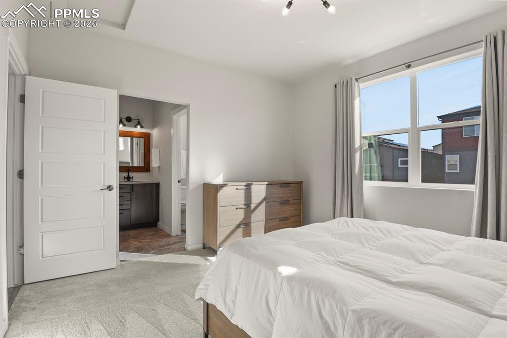 Image 16 of 30: Bedroom