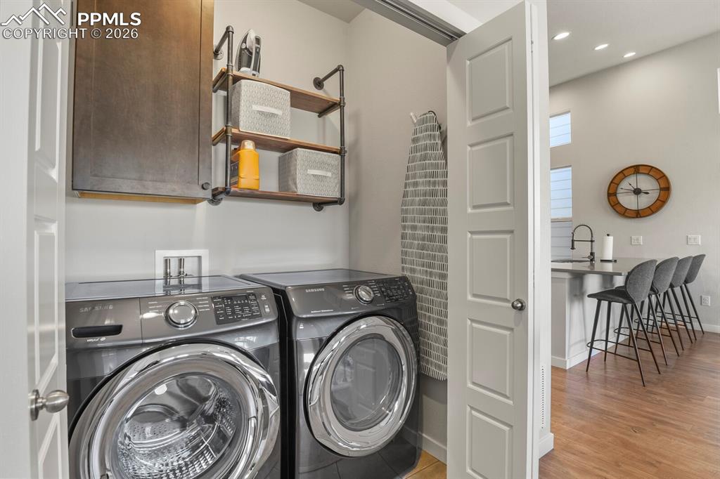 Image 21 of 30: Laundry