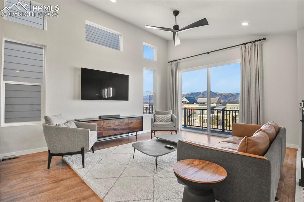 Image 6 of 30: Living Room