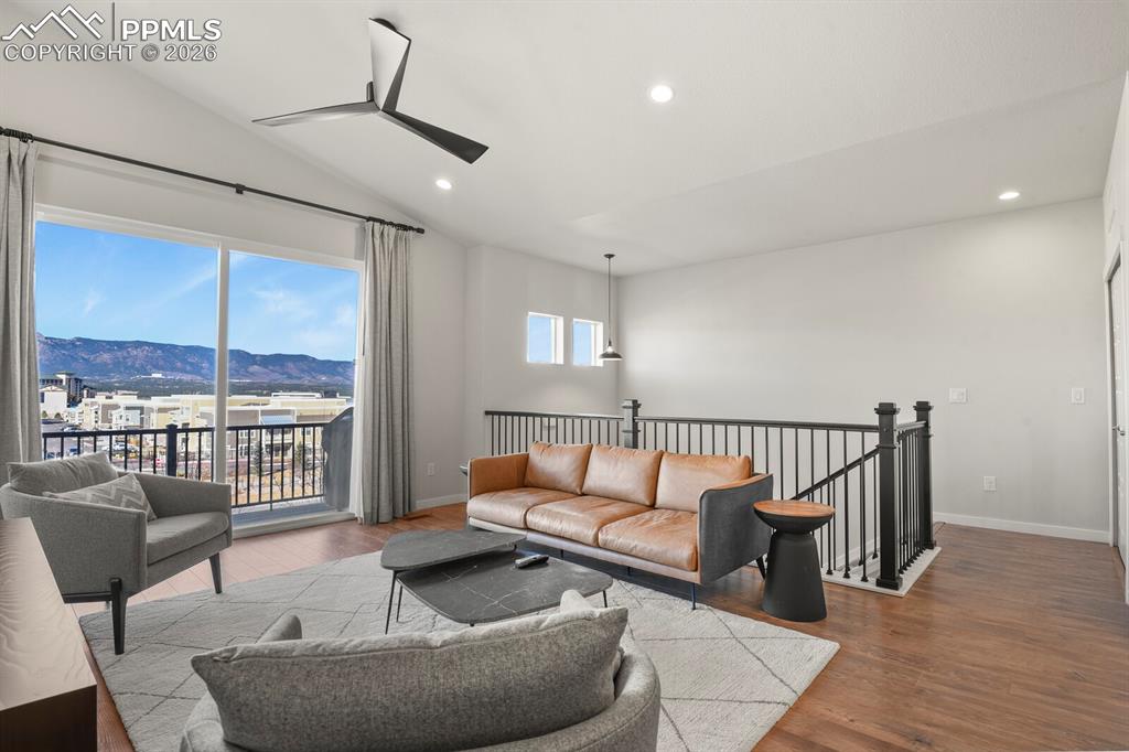 Image 7 of 30: Living Room