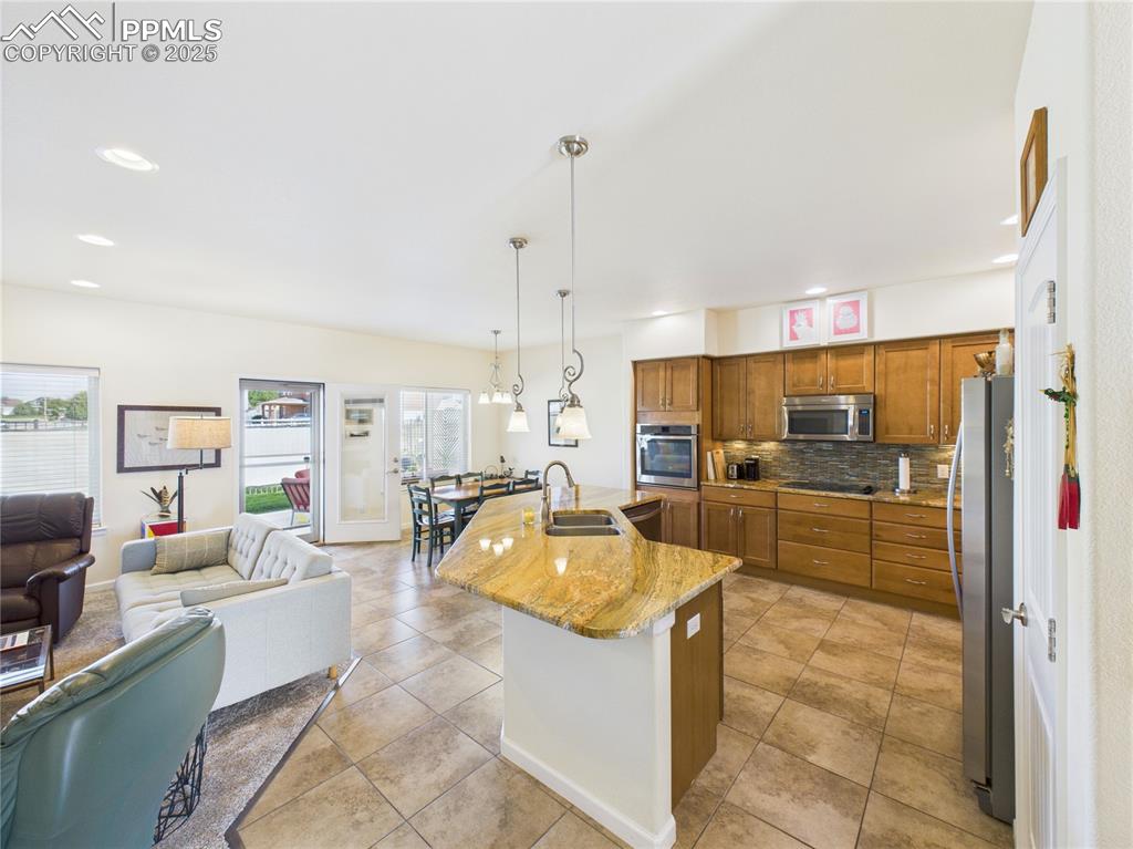 Image 11 of 37: Kitchen