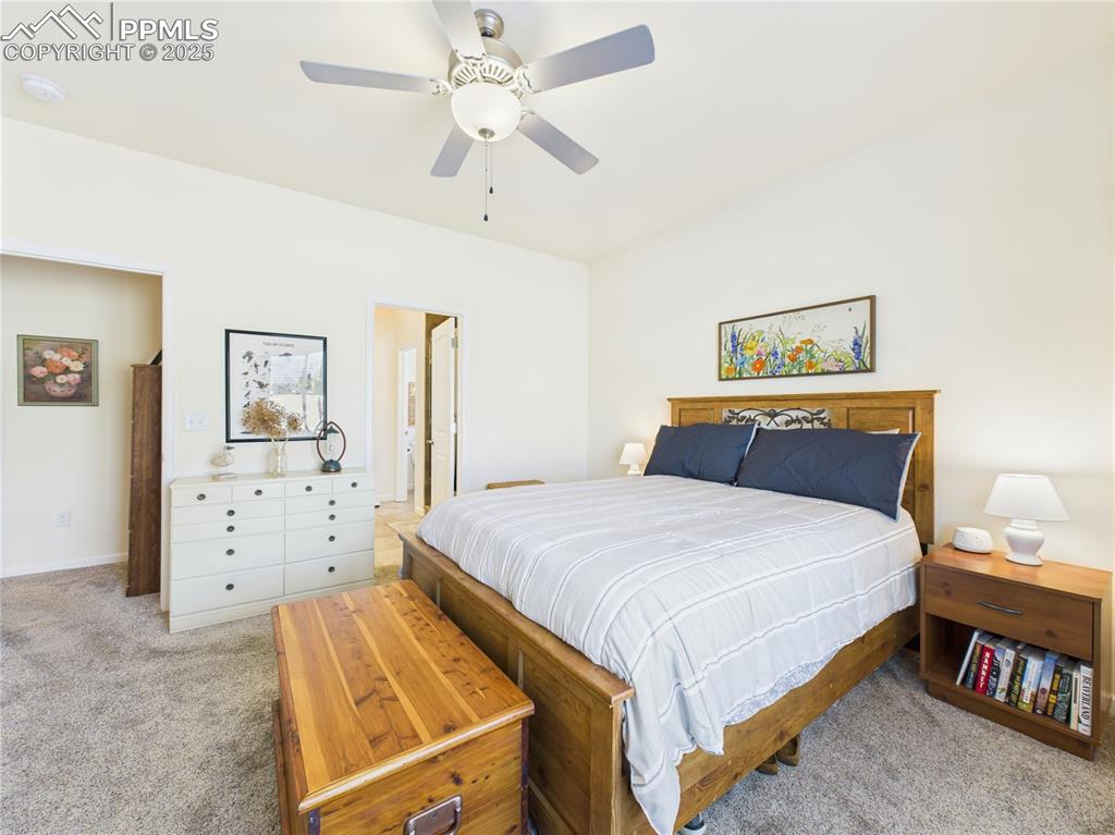 Image 18 of 37: Bedroom