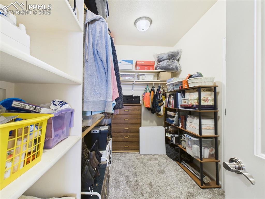 Image 23 of 37: Closet