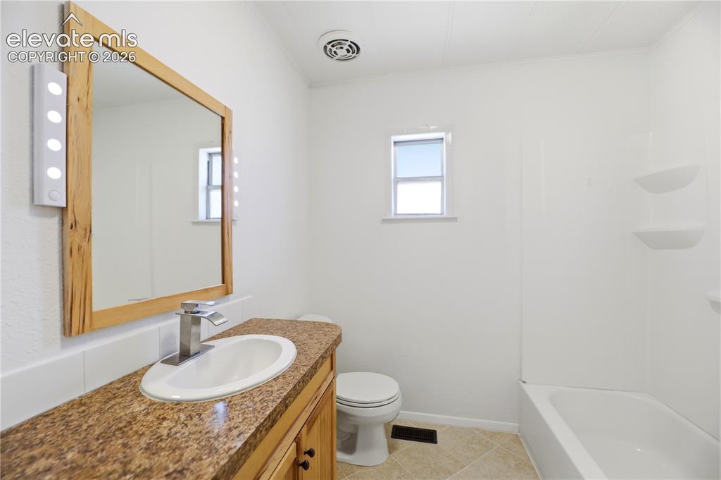 Image 13 of 48: Guest Bathroom