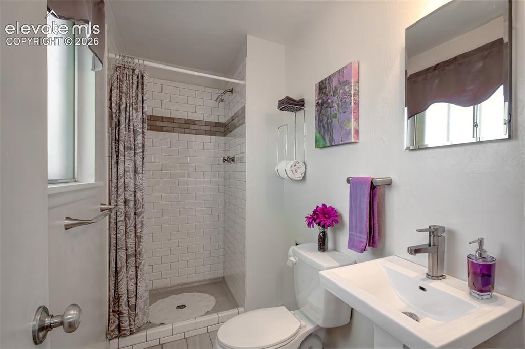 Image 15 of 31: Master Bathroom