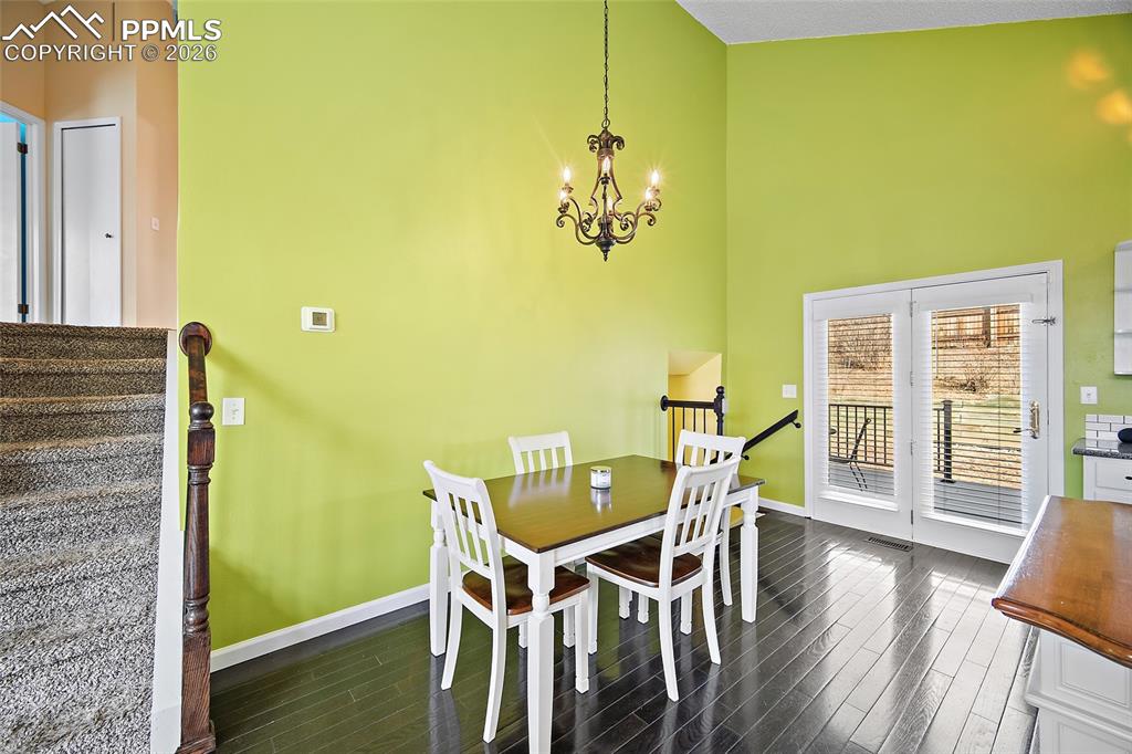 Image 5 of 46: Dining Area