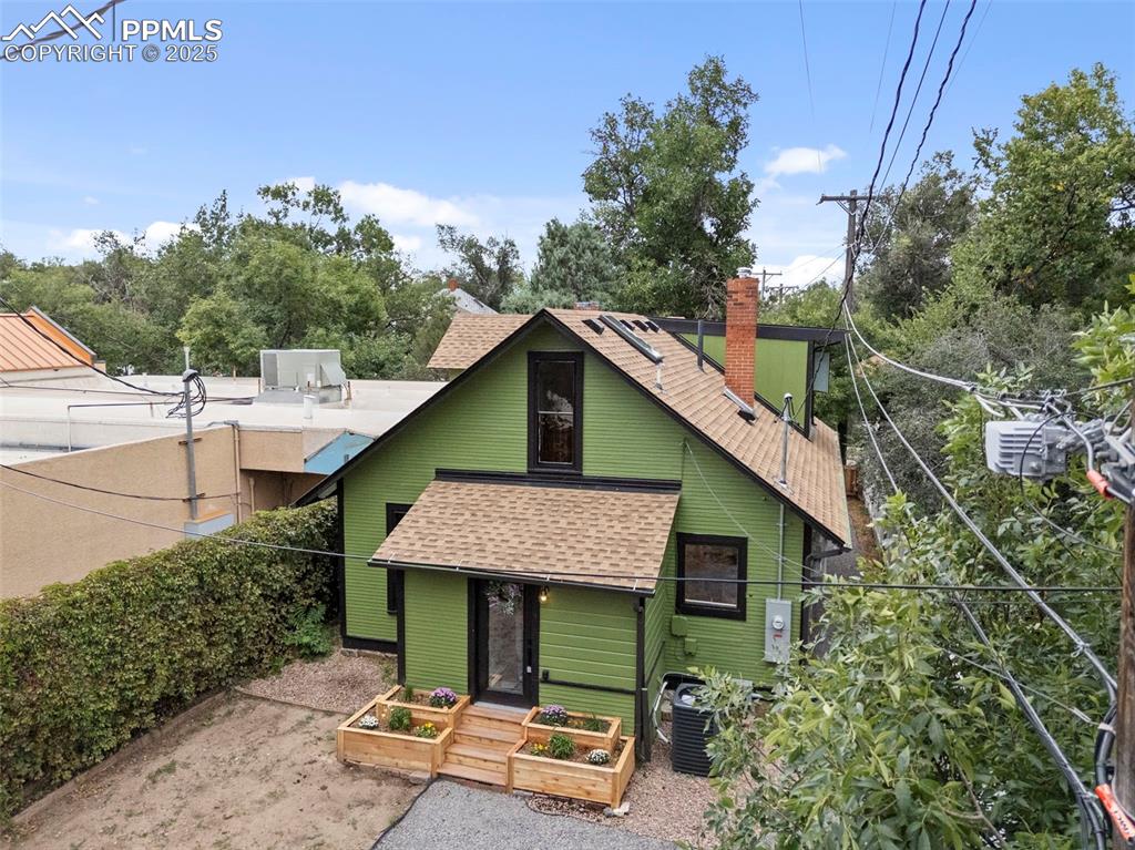 Image 46 of 48: Back of Structure