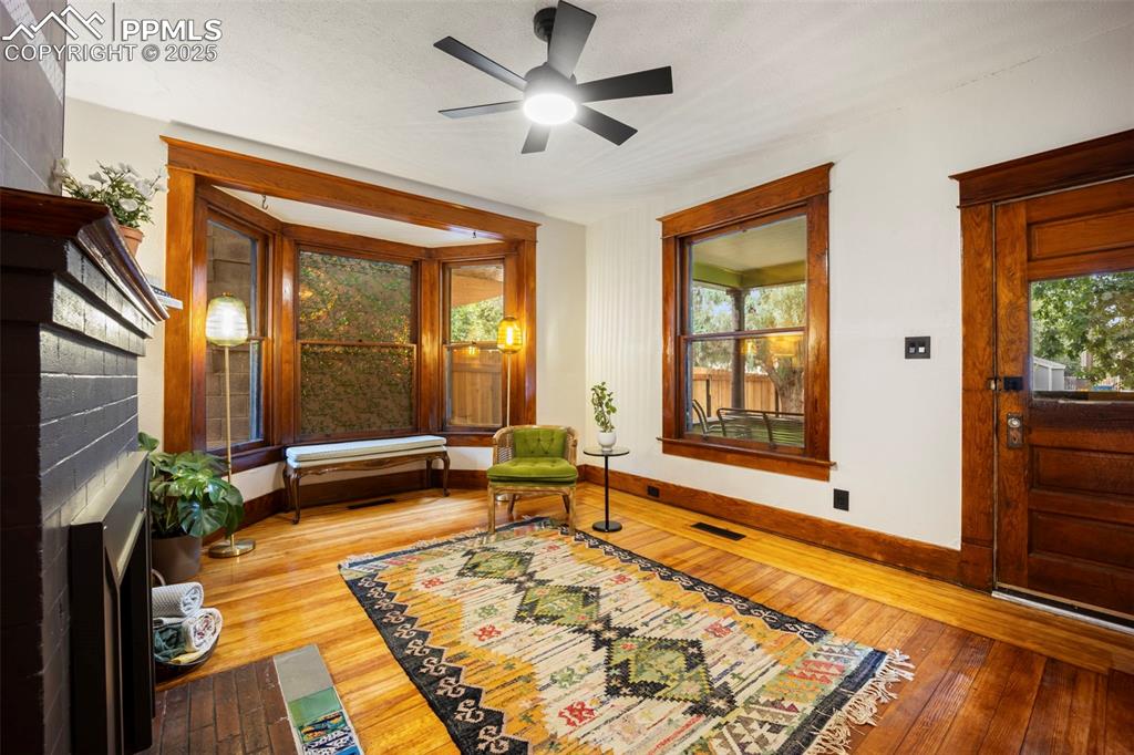 Image 6 of 48: Family Room