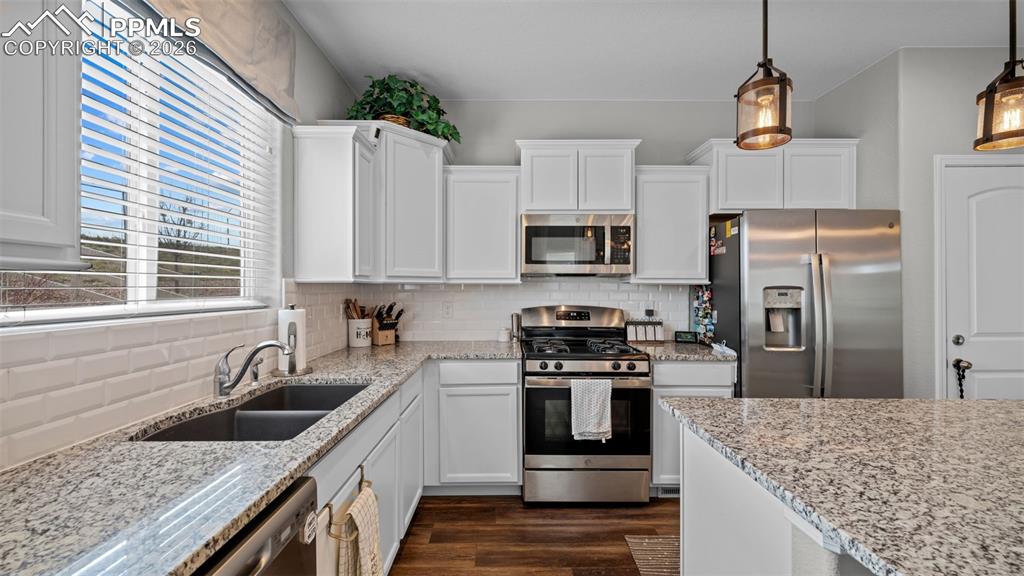 Image 13 of 34: Kitchen