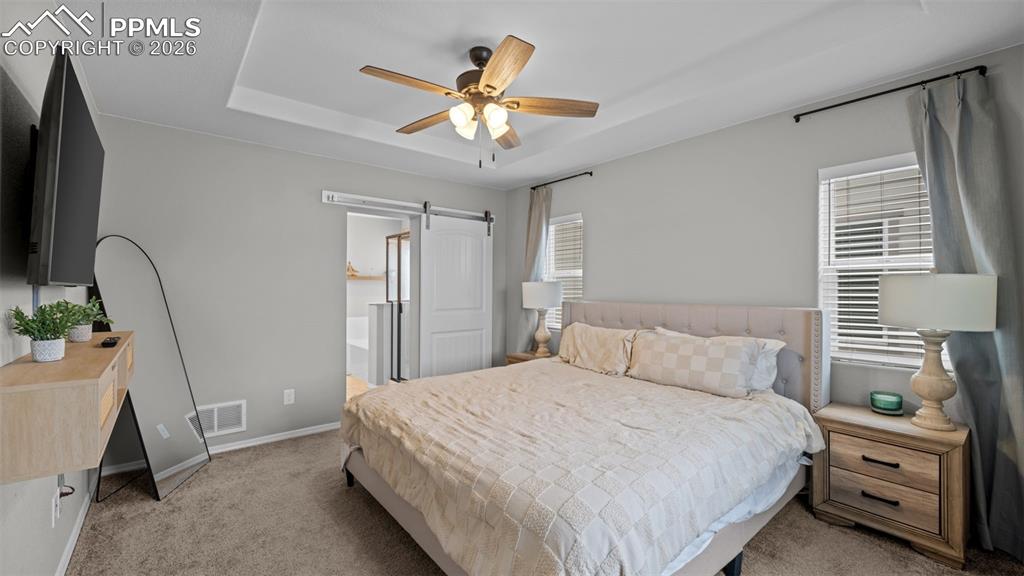 Image 23 of 34: Bedroom