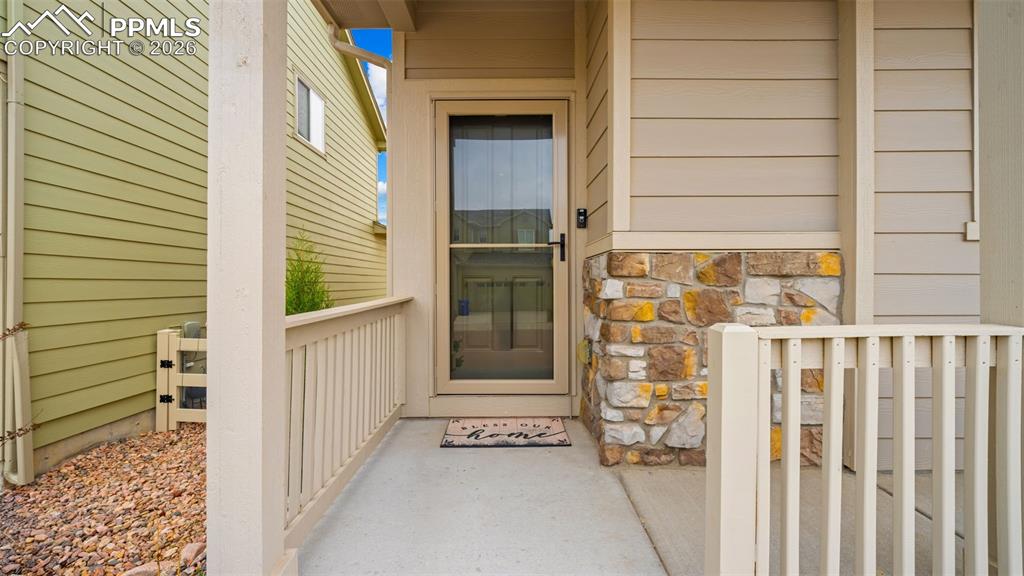 Image 4 of 34: Entry