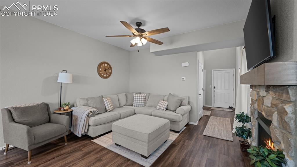 Image 7 of 34: Living Room