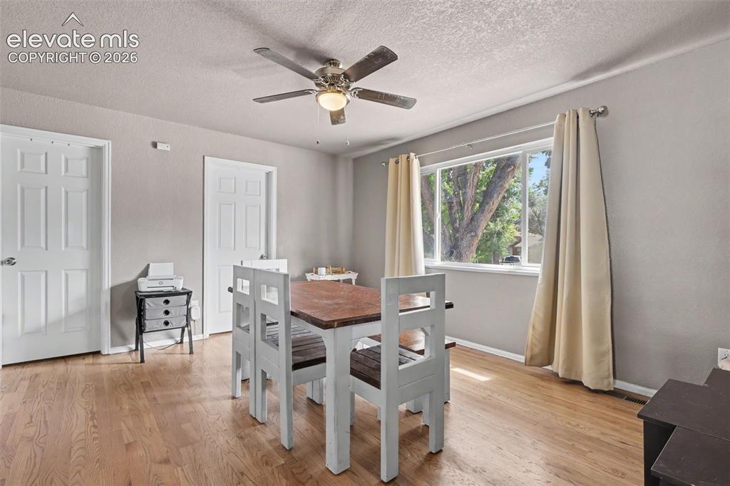 Image 11 of 29: Dining Area