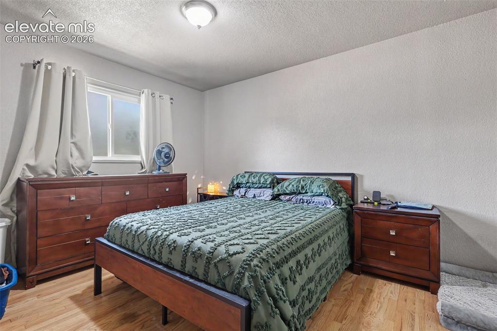 Image 16 of 29: Bedroom