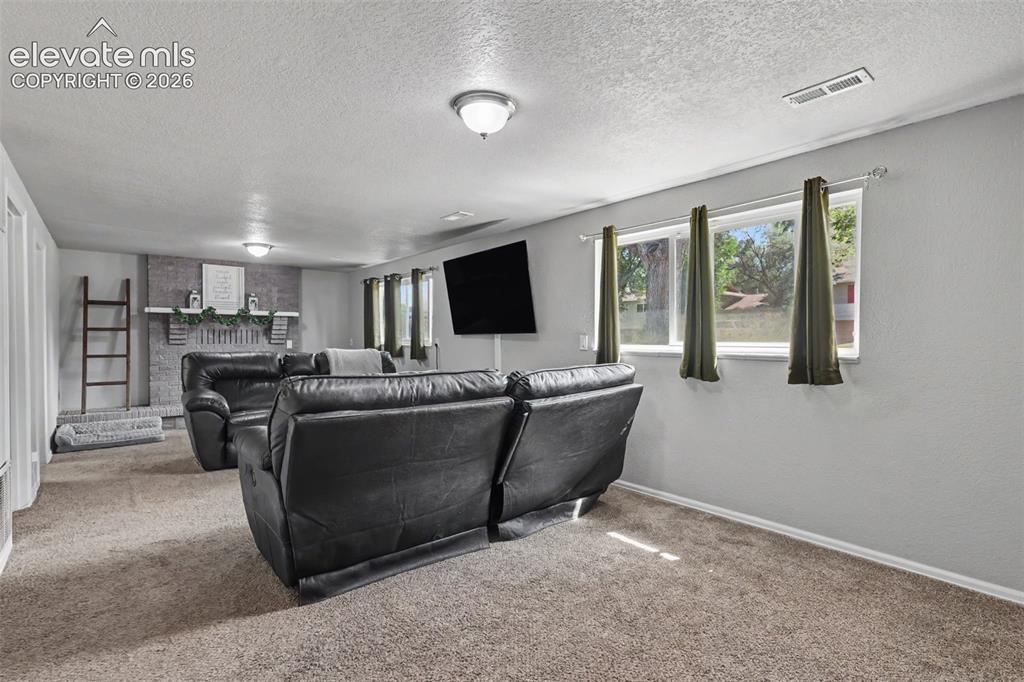 Image 7 of 29: Living Room
