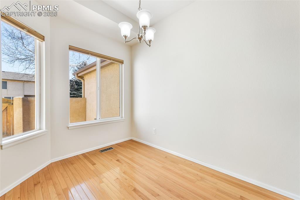 Image 4 of 50: Dining Room