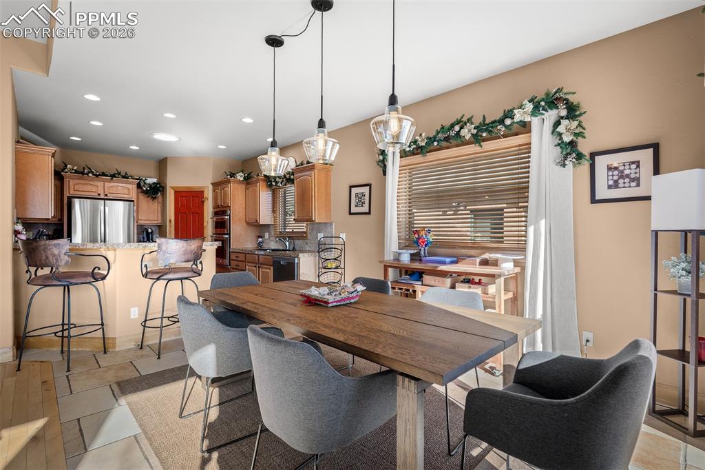 Image 10 of 43: Dining Area