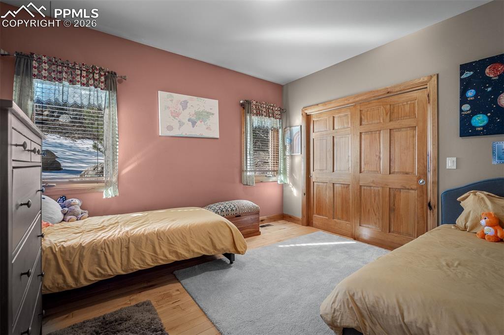 Image 24 of 43: Bedroom