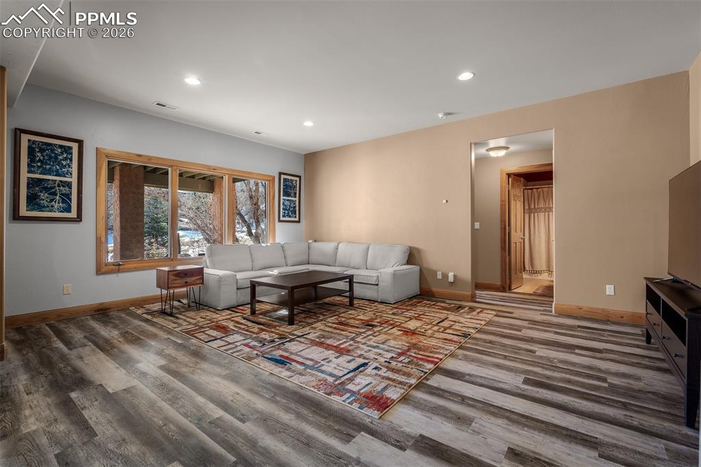 Image 30 of 43: Living Room