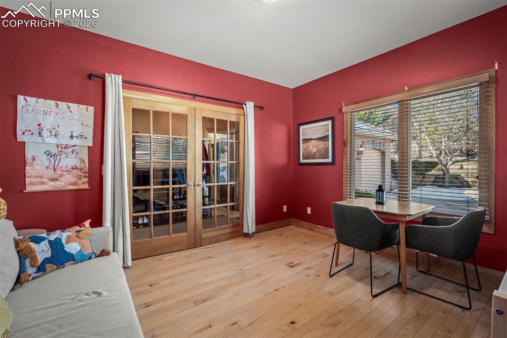 Image 5 of 43: Dining Area