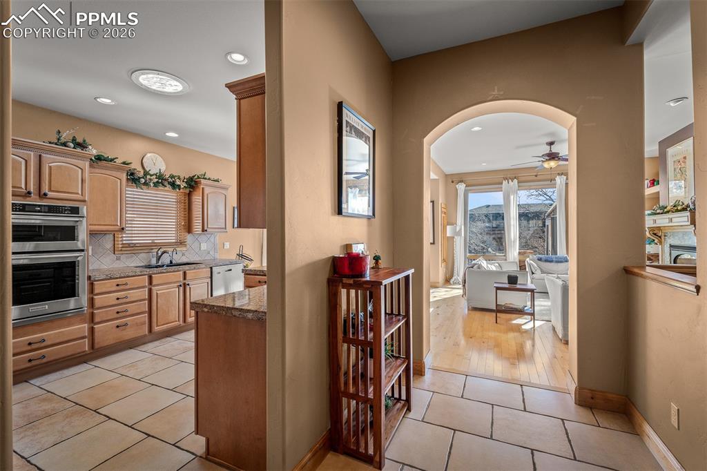 Image 7 of 43: Kitchen