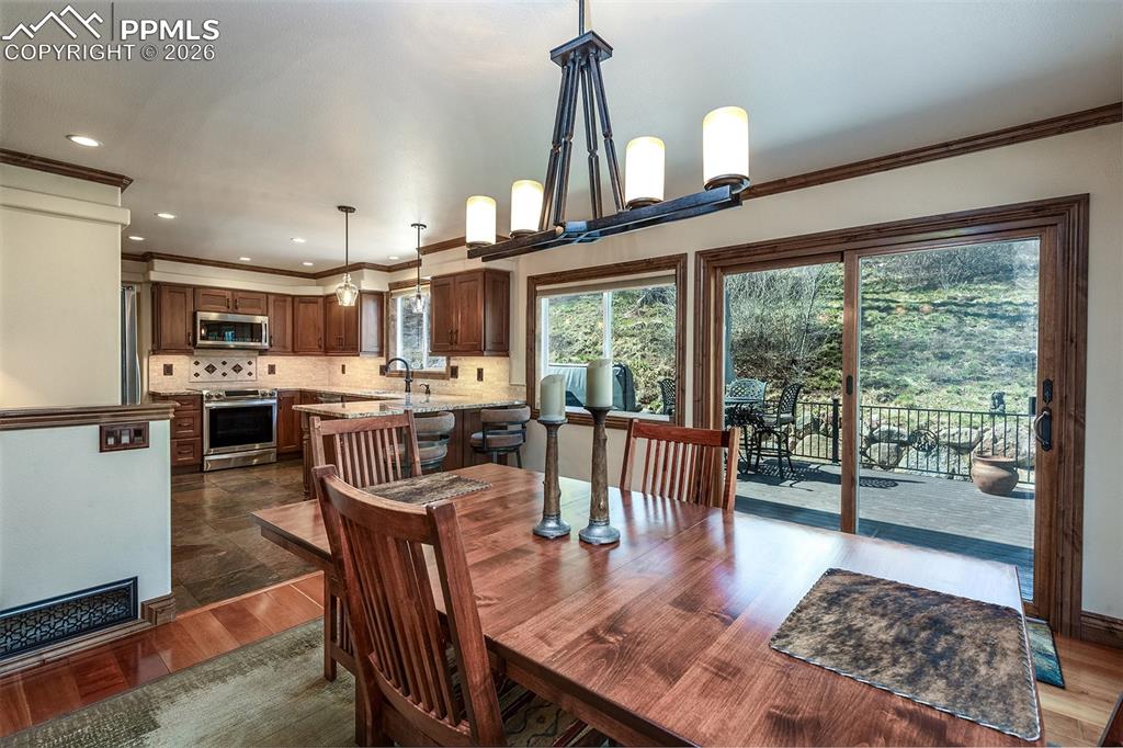 Image 12 of 49: Dining Area