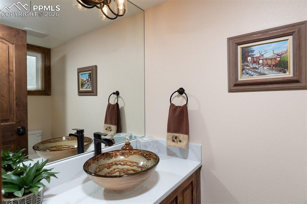 Image 20 of 49: Bathroom