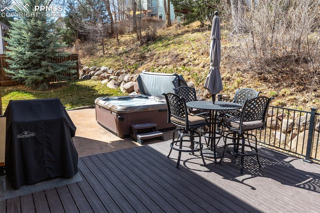 Image 44 of 49: Deck