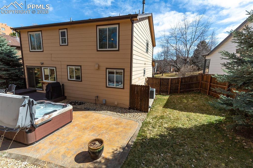 Image 47 of 49: Back of Structure