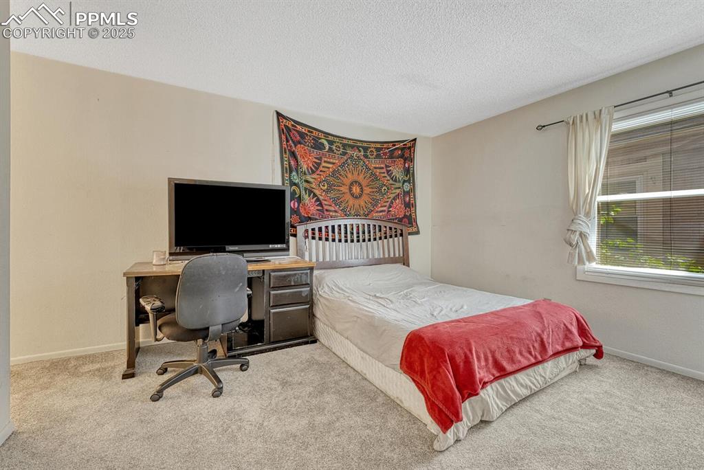 Image 11 of 48: Primary bedroom