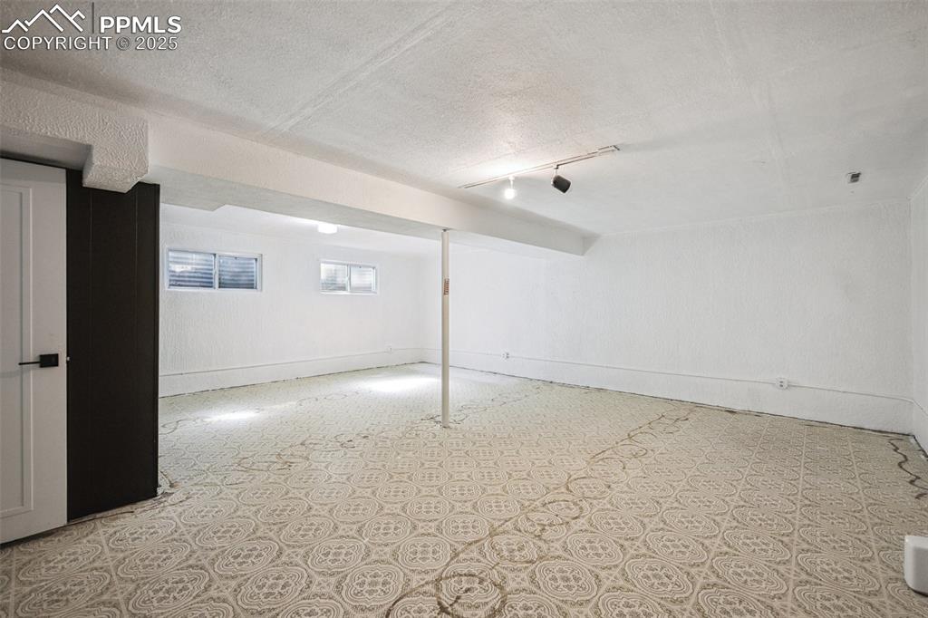Image 18 of 31: Basement