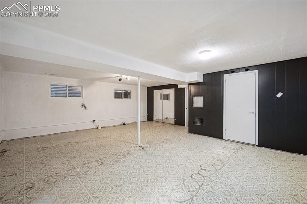 Image 19 of 31: Basement