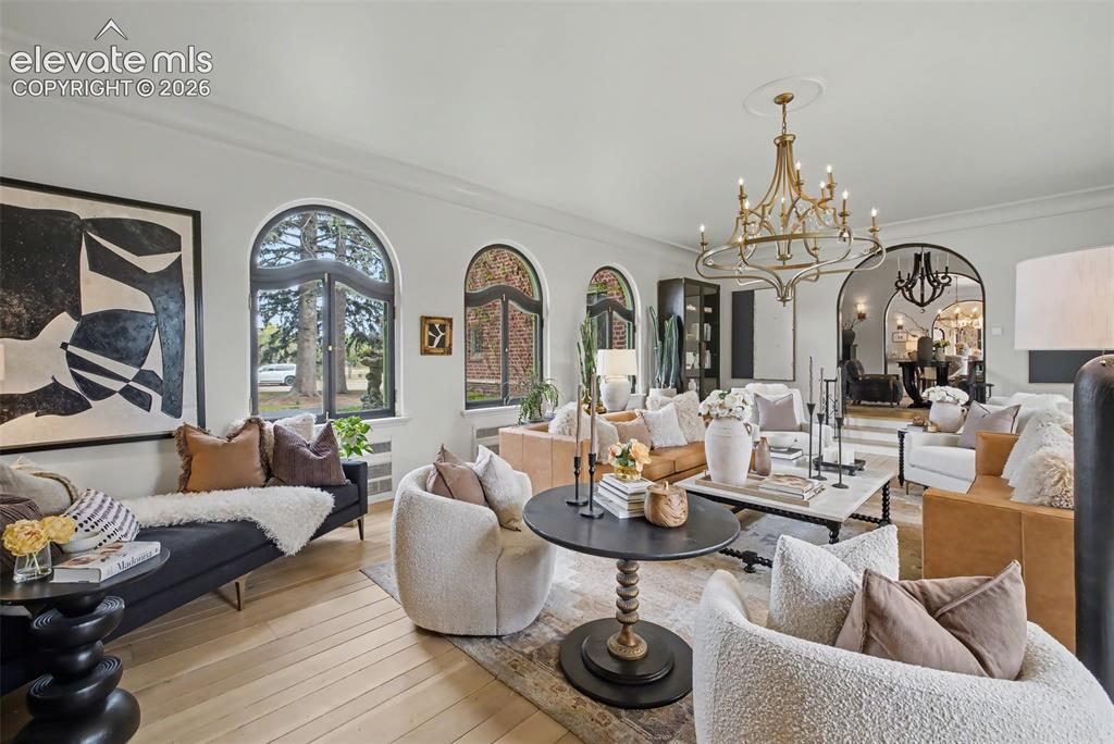 Image 10 of 50: Showcasing the Arched windows