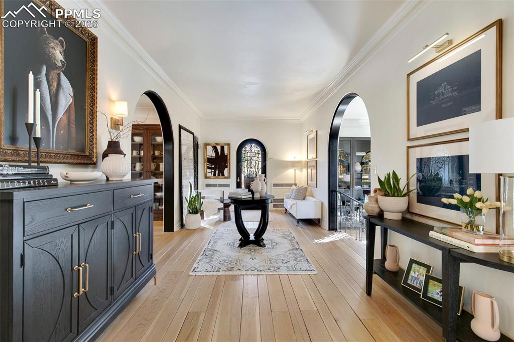 Image 6 of 49: Grand Hallway
