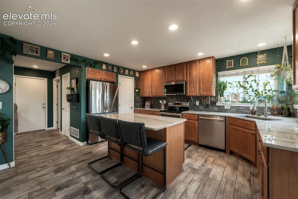 Image 11 of 35: Kitchen