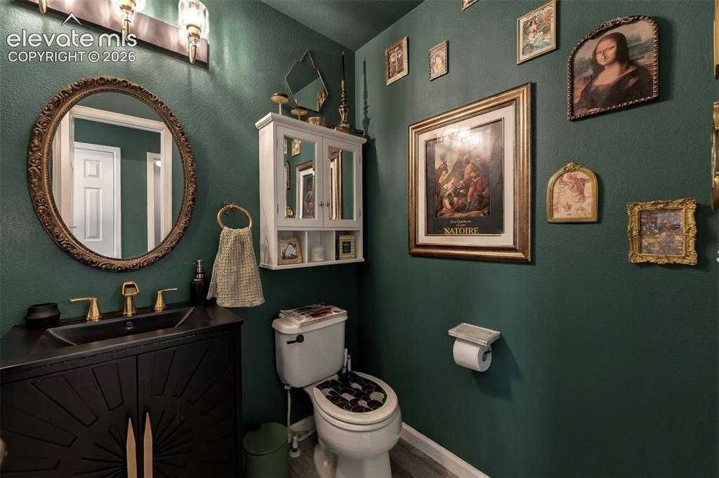 Image 14 of 35: Bathroom