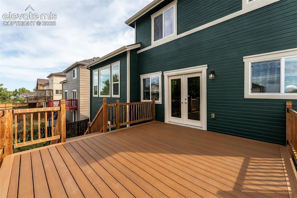 Image 30 of 35: Deck