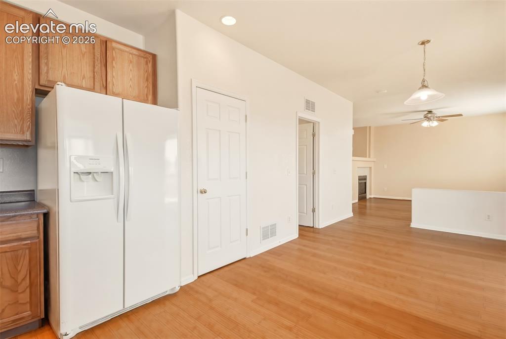 Image 12 of 23: Kitchen
