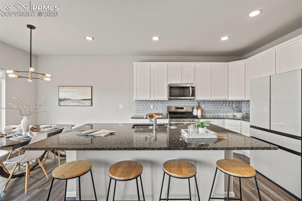 Image 11 of 50: Kitchen