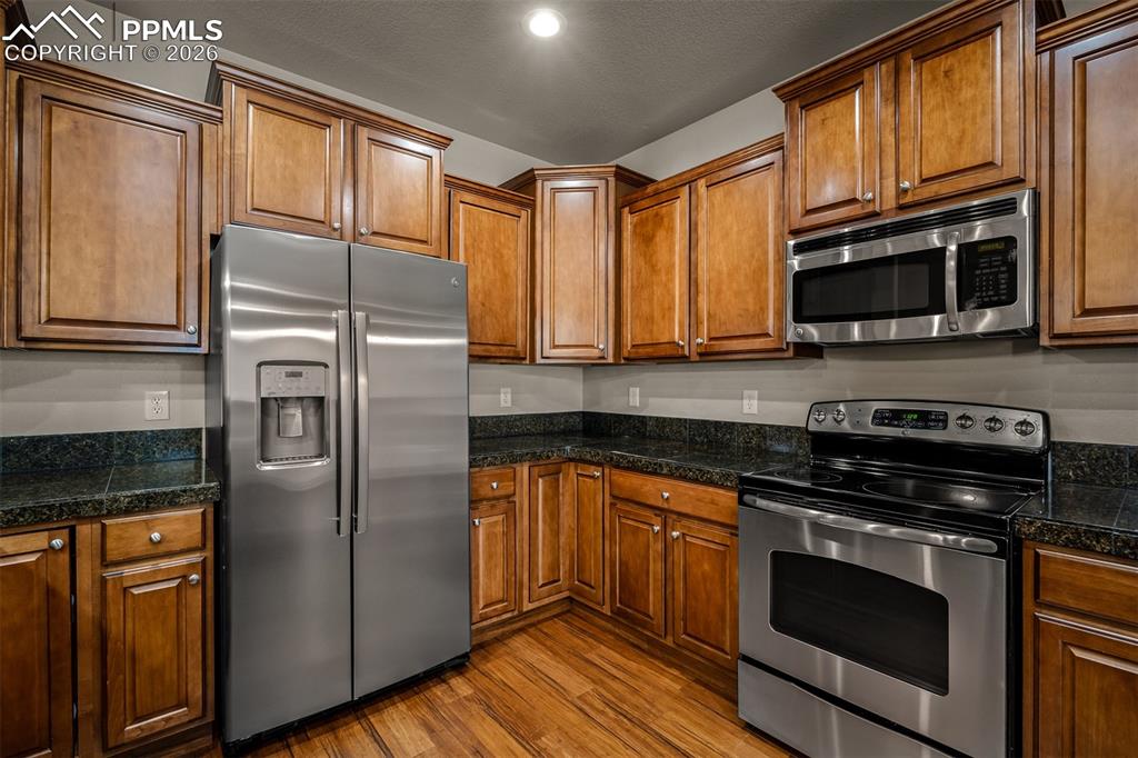 Image 12 of 48: Kitchen