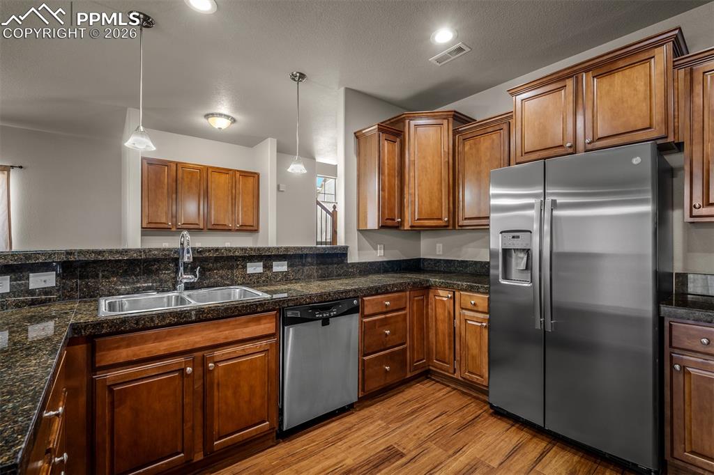 Image 14 of 48: Kitchen