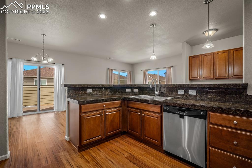 Image 17 of 48: Kitchen