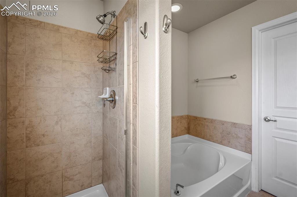 Image 30 of 48: Bathroom